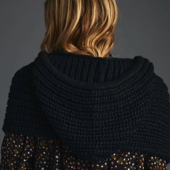 NWT - Anthropologie Chunky Knitted Hood Shawl - Picture 2 of 4